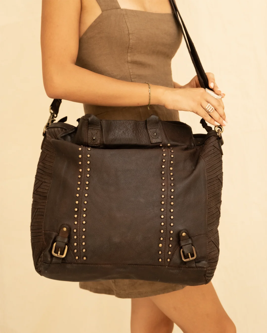 %100 El Yapımı Mat Kahve Kadın Deri Omuz Çantası - ANV003